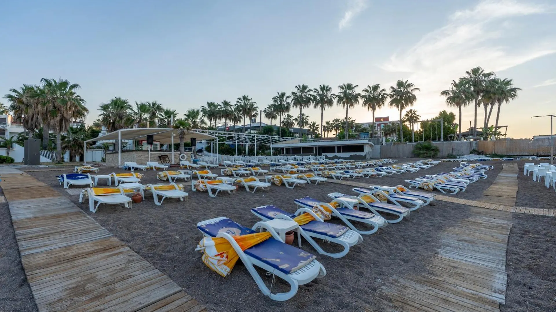 Lara Beach Homes Antalya 2*,